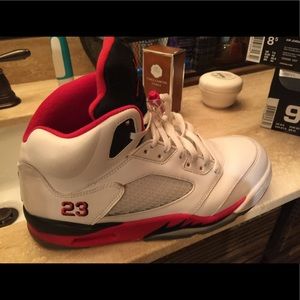 Jordan 5 fire red